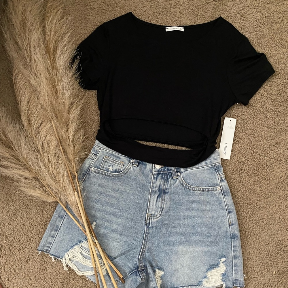 Outfit Bundle #6 / black top and denim shorts
